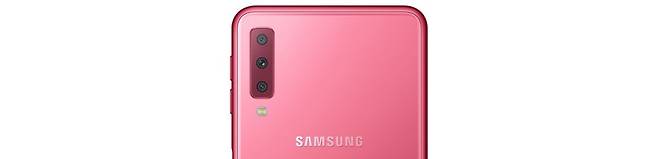 삼성전자 갤럭시A7의 트리플 카메라.