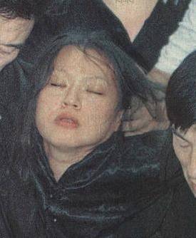 박초롱초롱빛나리양 유괴사건 범인 전현주가 1997년 9월 서울 서초경찰서로 연행되고 있다./김진평 기자