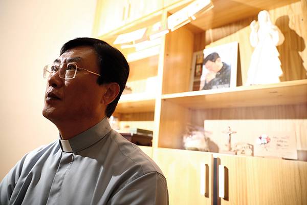 ⓒ시사IN 윤무영 광주 용봉동성당 주임신부 조영대 신부(사진)는 고 조비오 신부의 조카이다.