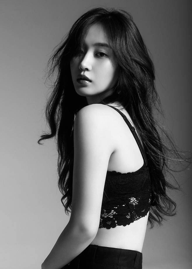 소녀시대 유리, 솔로 데뷔.