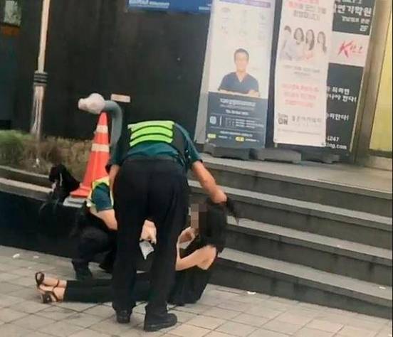 지난 10일 기자가 서울 마포경찰서 홍익지구대에서 주취자 매뉴얼 체험을 했다./홍익지구대 제공