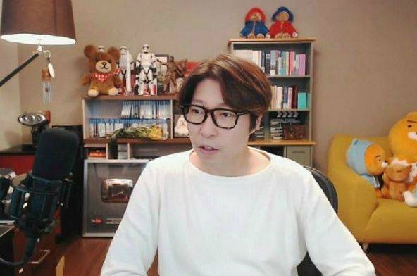 (사진= 유튜브 크리에이터 대도서관의 방송 모습 캡쳐)