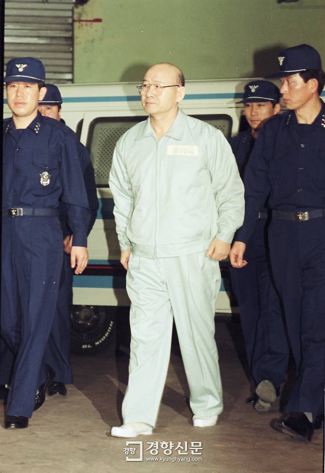1996년 2월26일 열린 전두환 전 대통령 첫 공판. 권호욱 선임기자