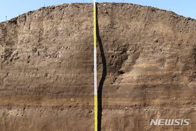 러시아 스타로레첸스코예 평지성 남벽 판축 중심부 전경