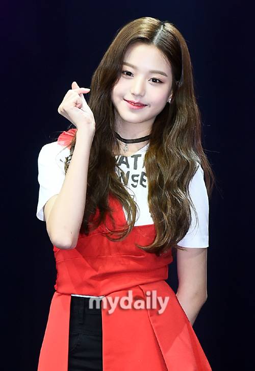 ▲ 아이즈원 장원영 '센터의 미모'