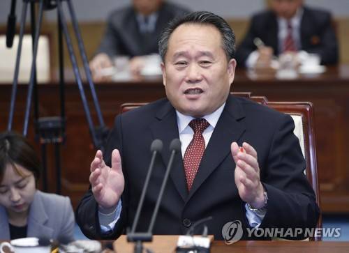 남북고위급회담, 발언하는 리선권 (판문점=연합뉴스) 남북고위급회담 북측 수석대표 리선권 조국평화통일위원회 위원장이 15일 판문점 남측 평화의집에서 열린 남북고위급회담에서 발언하고 있다. 2018.10.15 [사진공동취재단]      photo@yna.co.kr  (끝)