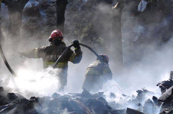 서울 구로소방서 소방대원들이 화재 진압을 하고 있다. 사진제공=구로소방서