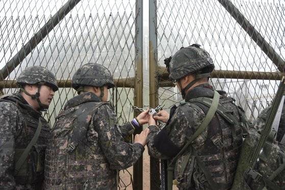 남북, DMZ 내 GP 22곳 병력과 화기 철수..2곳 빼고 모두 파괴키로