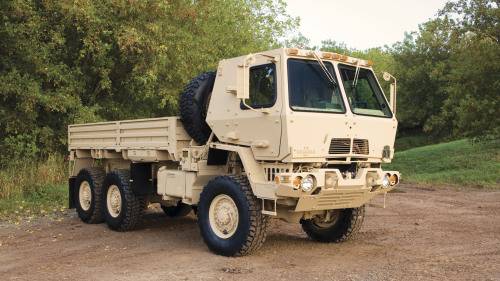미 육군의 FMTV. 사용목적에 따라 다양한 버전이 운용중이다. 오시코시 제공