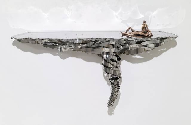 박기웅 작가의 금속 소재로 만든 작품.