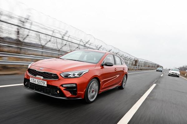 '올 뉴 K3 GT' 5도어 주행 모습 [사진제공=기아자동차]