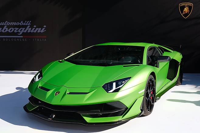 람보르기니 아벤타도르가 또 한 번의 진화를 이뤄냈다.