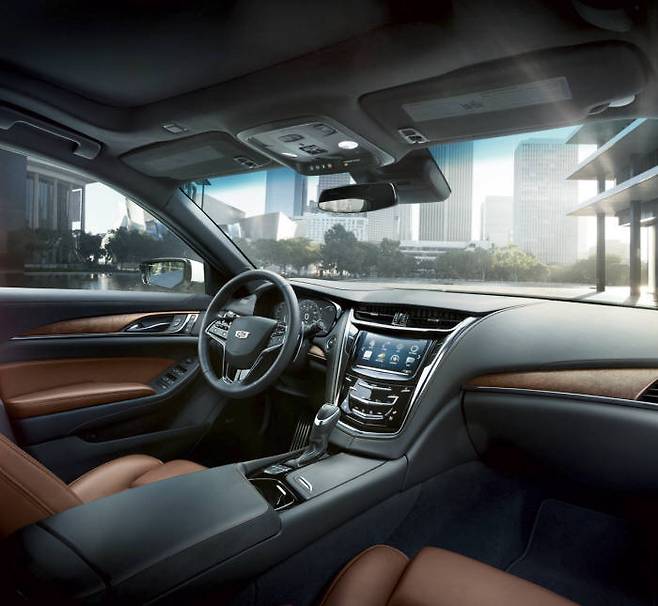 캐딜락 CTS 실내.