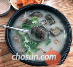 천안 병천장의 명물인 병천순대로 만든 ‘청화집’ 의 순대국밥/강정미 기자