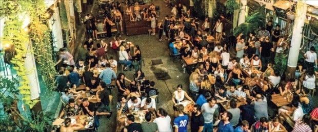 4500개가 넘는 음식점이 있는 텔아비브는 미식여행의 성지로 불린다.