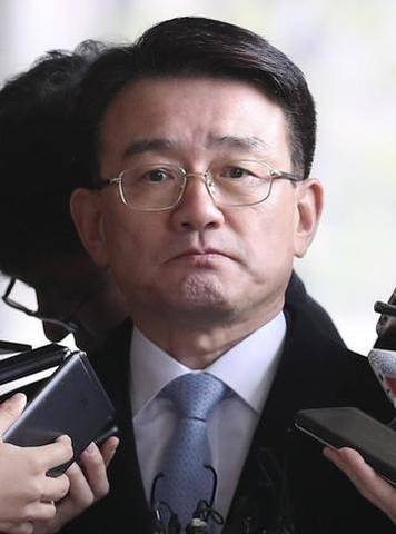 이재수 전 국군기무사령부 사령관이 지난달 27일 서울 서초구 서울중앙지검에 피의자 신분으로 출석하고 있다. /뉴시스