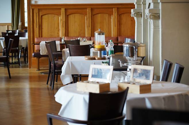 필라투스 쿨름 호텔의 품격 있는 레스토랑