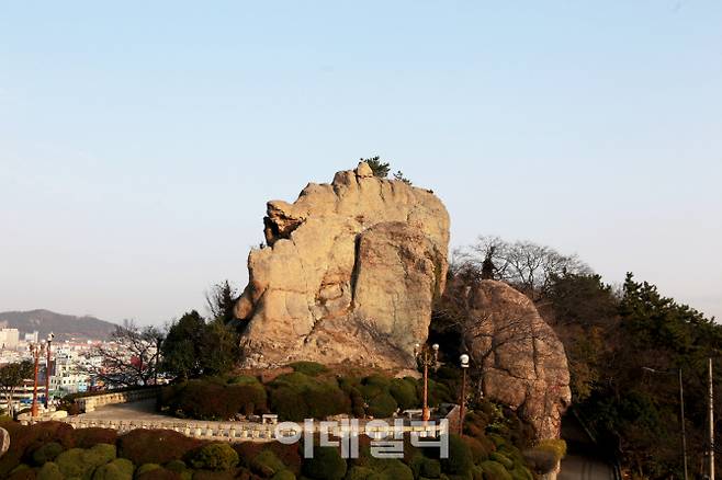 임진왜란 당시 이순신 장군이 왜적을 물리칠 때 사용한 유달산 노적봉