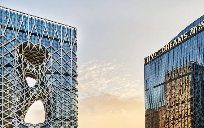 독특한 외관의 모르페우스와 시티 오브 드림스