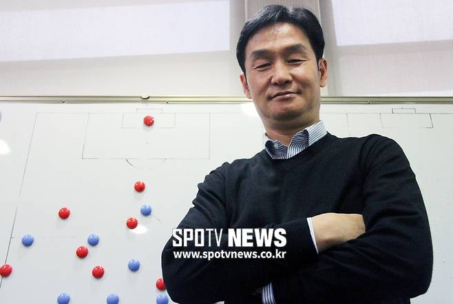 ▲ 최용수 FC서울 감독의 미소 ⓒ한준 기자