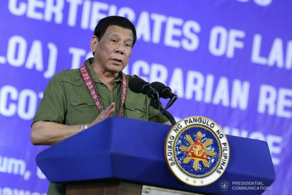 로드리고 두테르테 필리핀 대통령이 2018년 12월 29일 필리핀 민다나오섬 타바토주 키다파완에서 열린 한 행사에서 연설하고 있다. /필리핀 대통령궁