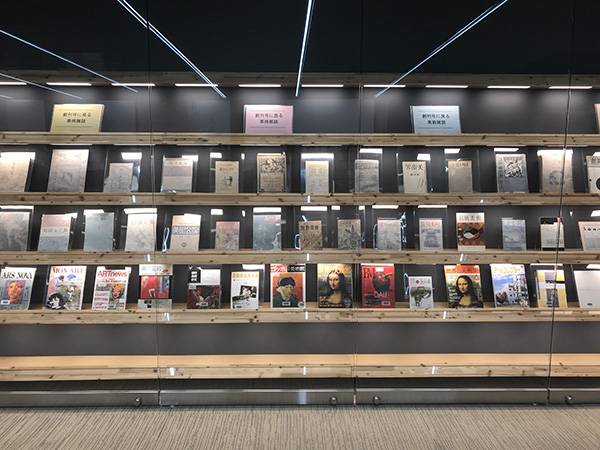 ⓒ임윤희 제공 2009년 개관한 도쿄 도립 다마도서관(아래)은 1만8000여 종의 잡지를 보유하고 있다.