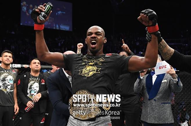 ▲ 존 존스는 UFC 라이트헤비급 챔피언이 된 지 46일 만에 타이틀 1차 방어전을 가질 수 있다. 물론 약물검사에서 이상이 없어야 한다.