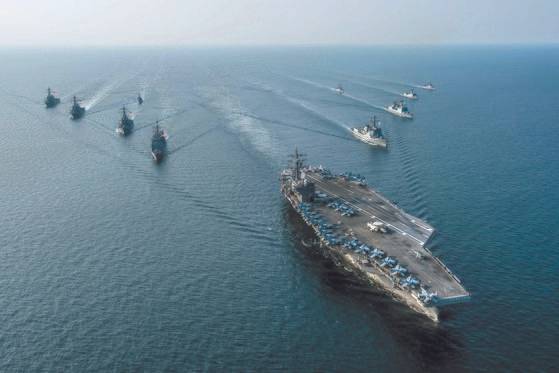 로널드 레이건함(CVN 76)을 비롯한 항모 강습단 [중앙포토]