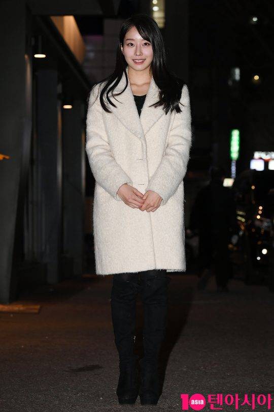 배우 문예원이 17일 오후 서울 영등포구 여의도 한 음식점에서 열린 MBC 드라마 ‘붉은 달 푸른 해’ 종방연에 참석했다.