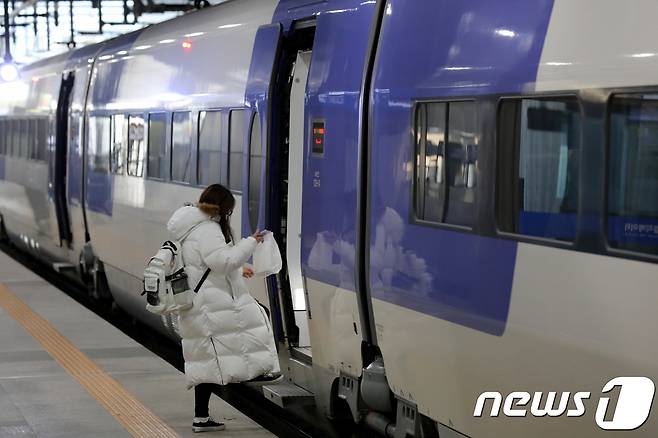 강릉선 KTX. (뉴스1 DB)