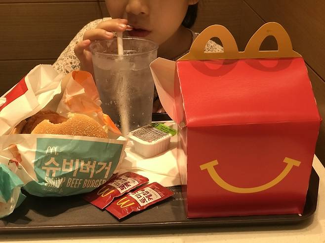 서울 마포구의 한 맥도날드 매장 모습. 이정아 기자 leej@hani.co.kr