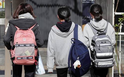 (서울=연합뉴스) 2018년 한가람고 후드티 교복.