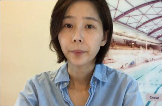 방송인 김나영이 29일 자신의 유튜브 채널 '김나영의 노필터티비'를 통해 이혼을 발표했다.영상 캡처