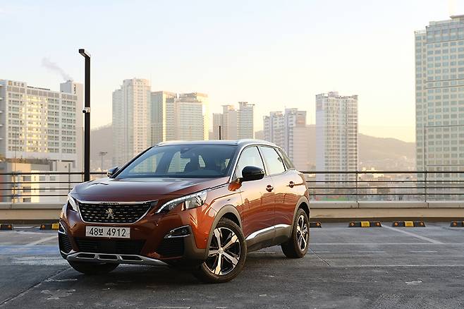 푸조 3008 GT라인은 1.5L 블루HDI 디젤 엔진과 EAT8으로 그 가치를 개선했다.