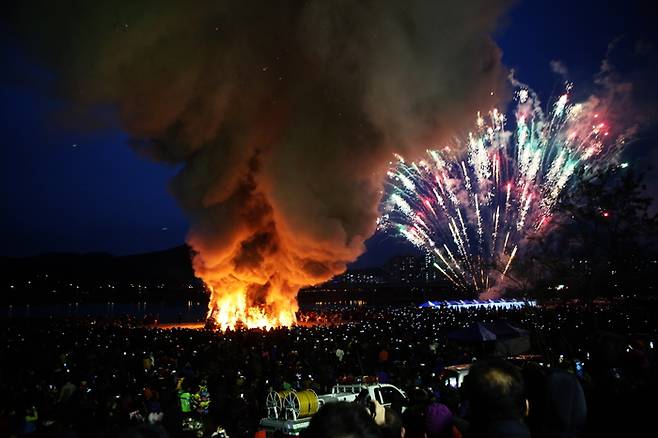 지난해 금호강 정월대보름 축제 모습. 북구청 제공