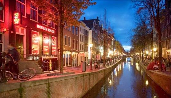 네덜란드 암스테르담에 위치한 홍등가의 모습. 이 곳에선 성매매가 합법이다. [사진 암스테르담인포]