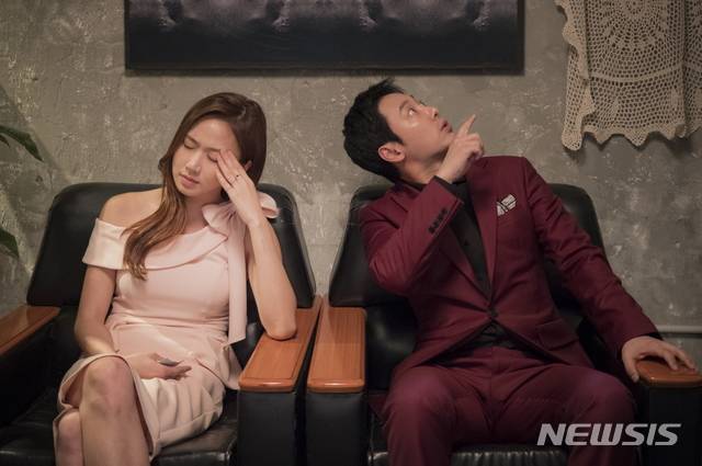 고성희(왼쪽), 김동욱