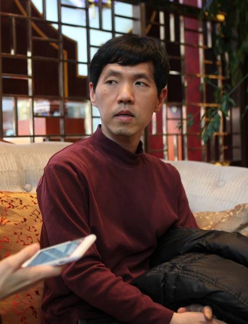 인터뷰 하는 이창호 9단 (상하이=연합뉴스) 최인영 기자 = 제20회 농심신라면배 세계바둑최강전에 초대받은 이창호 9단이 17일 중국 상하이 센트럴 호텔에서 연합뉴스와 인터뷰를 하고 있다. [사이버오로 제공] 2019.2.18 abbie@yna.co.kr (끝)