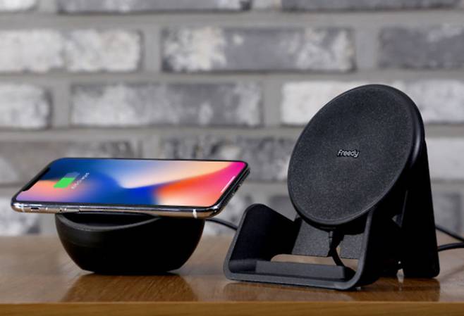 프리디 플렉스 고속 무선 충전기