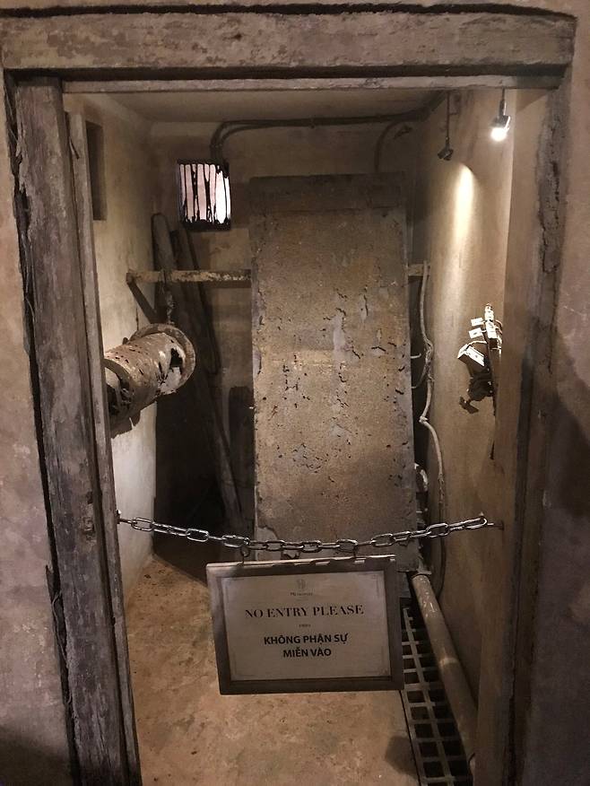 26일(현지시간) 2차 북미 정상회담이 열릴 베트남 소피텔 레전드 메트로폴 호텔 지하의 베트남 전쟁 벙커 시설. 45년전 미군의 공격을 받던 이곳이 정상회담장이 됐다. [로이터=연합뉴스]