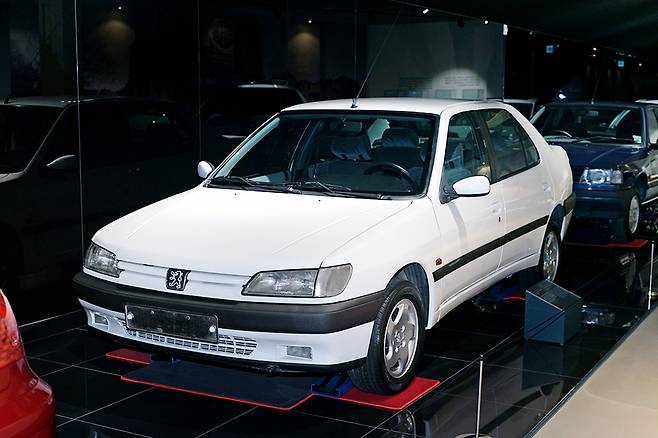 1993년 푸조 306이 데뷔했다.