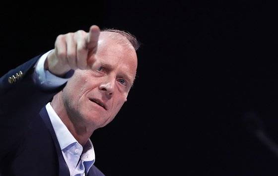 에어버스 톰 엔더스 최고경영자(CEO)가 지난 14일 프랑스 본사에서 2018년 경영실적을 발표하고 있다. [EPA=연합뉴스]