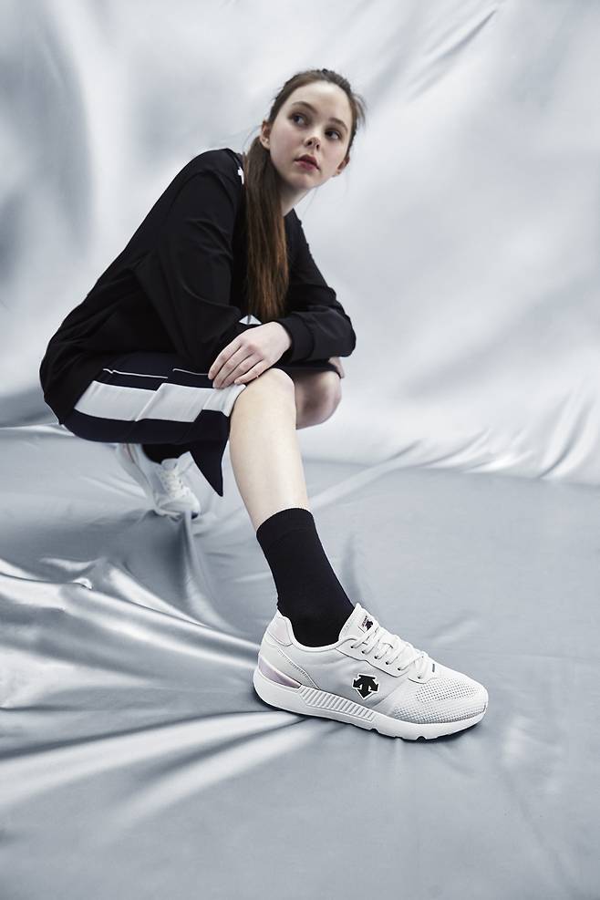 ©데상트(DESCENTE)