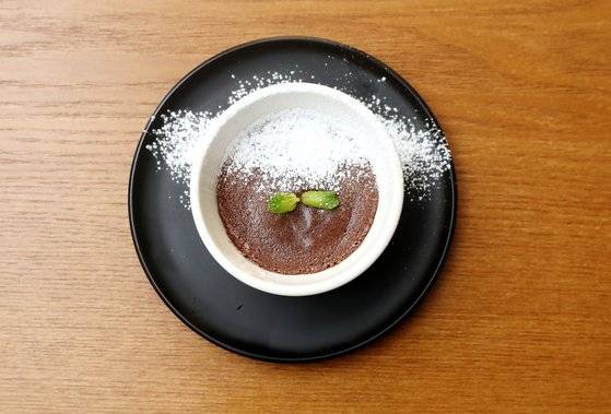 커보드의 초콜릿 디저트 '퐁당 쇼콜라'. 우상조 기자