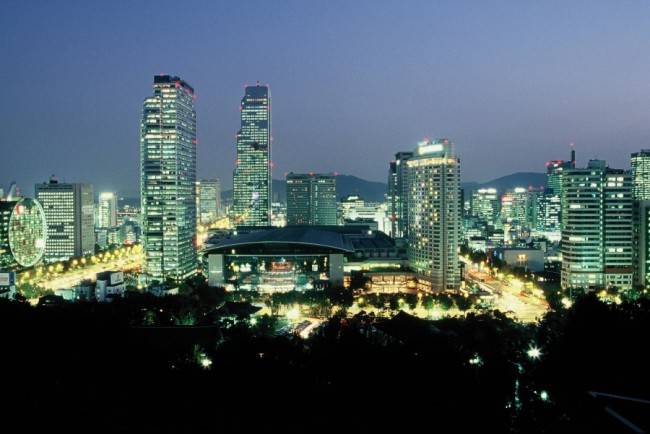 서울 강남구 삼성동 아셈타워 인근 지역의 야경. 글로벌비즈니스센터(GBC) 개발이 결정되기 이전의 모습이다. [사진=서울시]