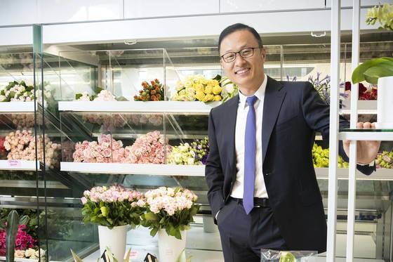 스노우폭스 김승호 회장은 돈에 대한 5가지 속성을 말한다. 돈은 중력이자 인격체고, 일정하게 들어오면 힘이 생긴다. 그리고 고생해서 돈을 벌어야 하며 남의 돈을 귀하게 여길 줄 알아야 한다. 장진영 기자