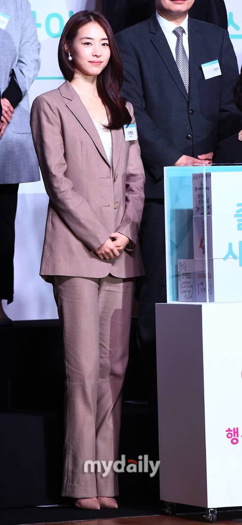 ▲ 이연희 '포토샵 한 듯한 다리길이'