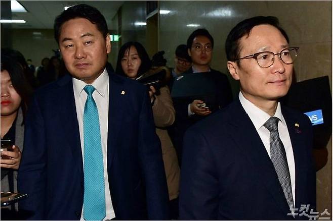 더불어민주당 홍영표 원내대표(오른쪽)와 바른미래당 김관영 원내대표 (사진=윤창원 기자/자료사진)