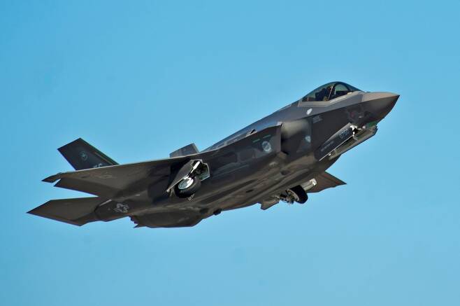 지난 2012년 3월 6일 플로리다주 에글린 공군기지에서 훈련 중인 F-35A.[로이터=연합뉴스]