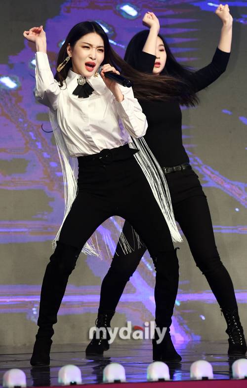 ▲ 청하 '노출 없이도 섹시해'